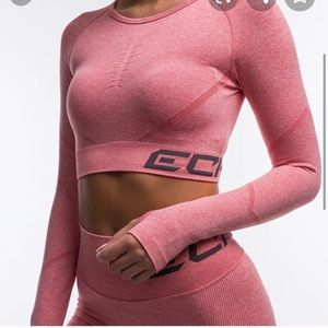 ECHT ARISE SCRUNCH CROP TOP